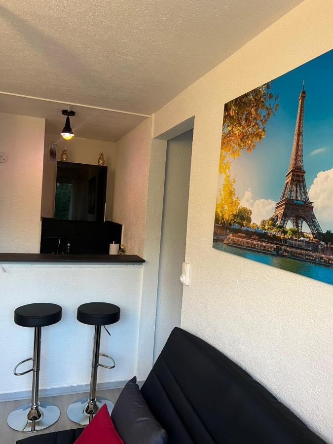 Cocon Wifi Netflix Parking Gratuit Apartment แบลฟอร์ ภายนอก รูปภาพ